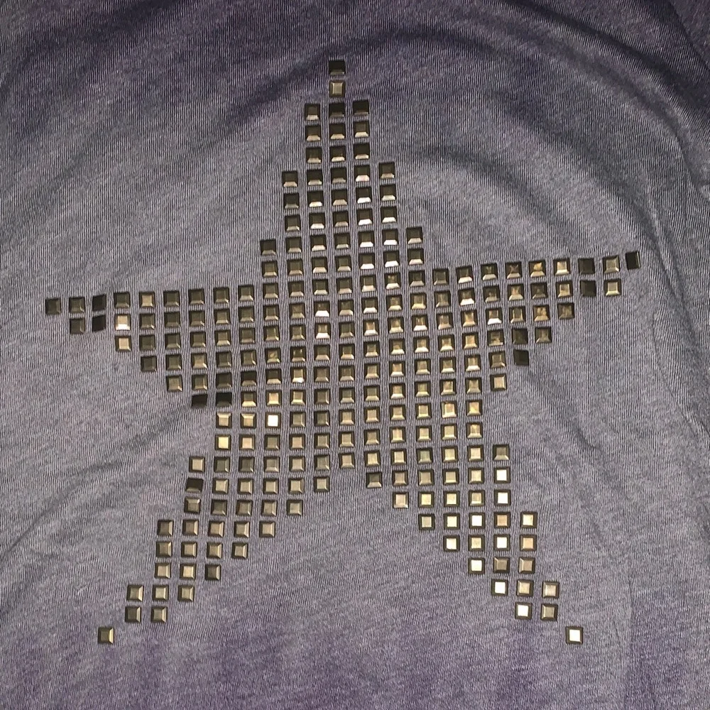 Y2K TPARTY DISTRESSED GRAYISH BLUE TOP WITH CUTOUT SLEEVES  AND GOLD STUDED STAR - Picture 11 of 11